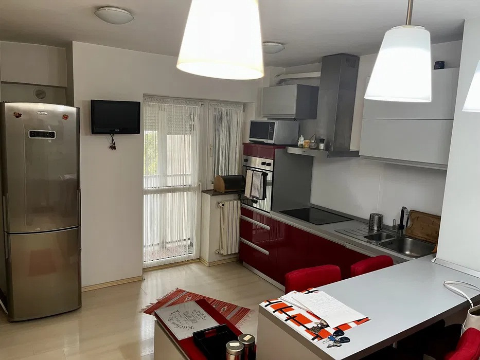 Apartament 2 camere, Calea Calarasilor, etaj 5/7, bloc construit in anul 1998