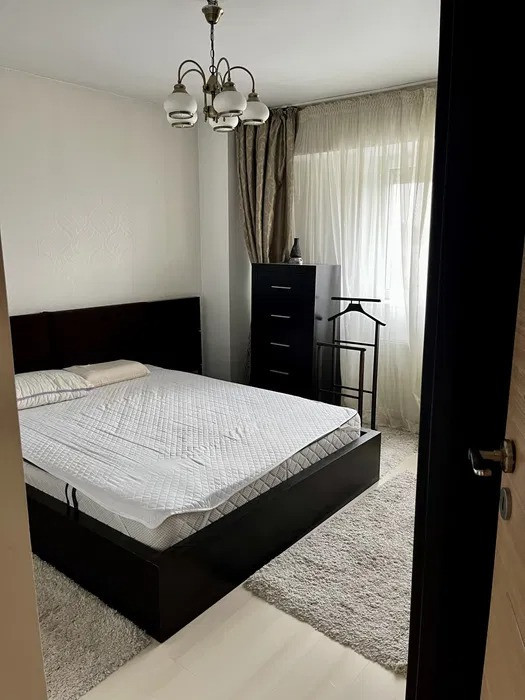 Apartament 2 camere, Calea Calarasilor, etaj 5/7, bloc construit in anul 1998