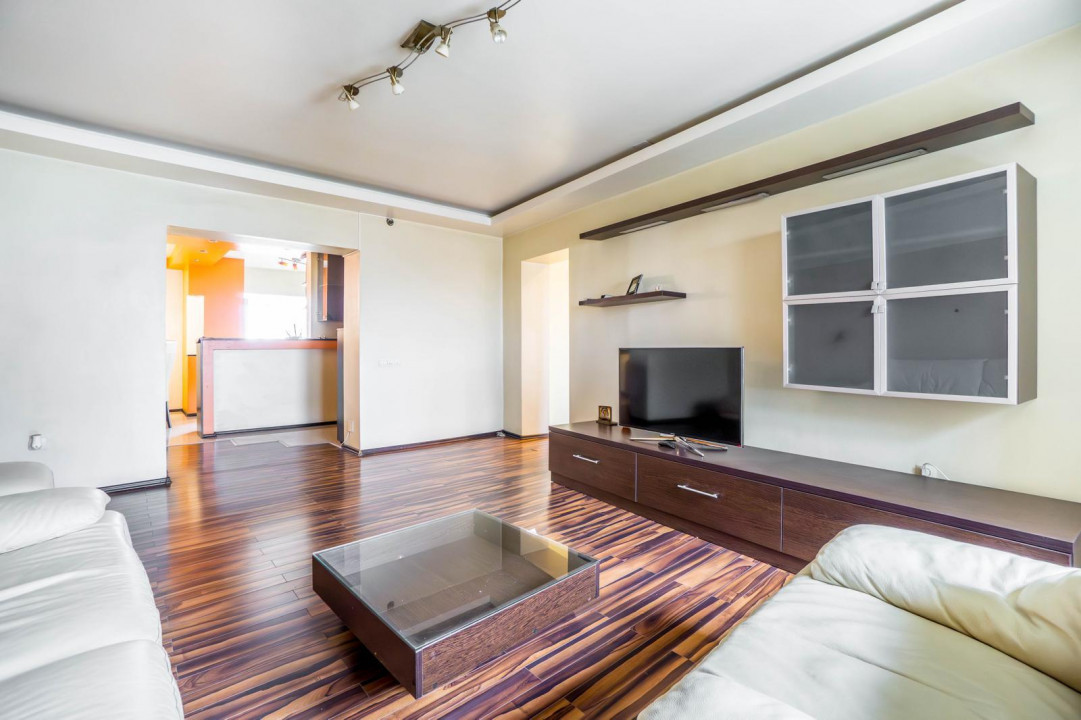 Vanzare apartament 4 camere, Bd Unirii