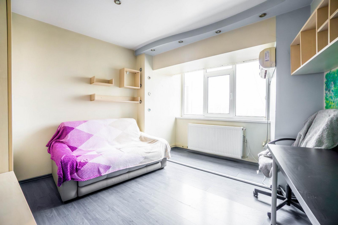 Vanzare apartament 4 camere, Bd Unirii