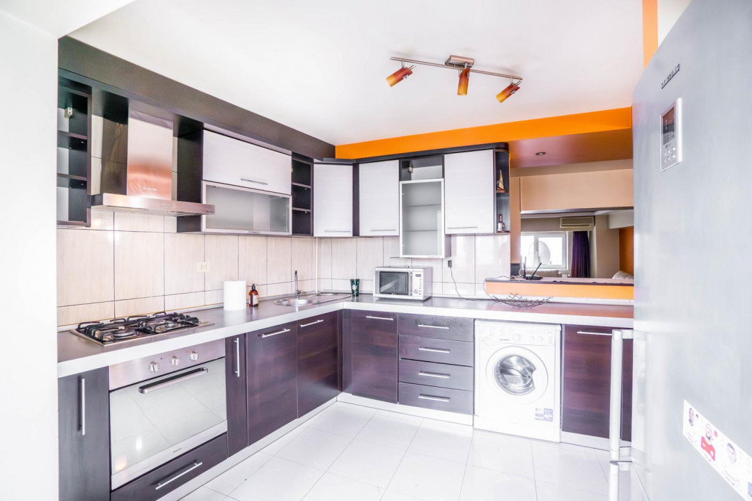 Vanzare apartament 4 camere, Bd Unirii