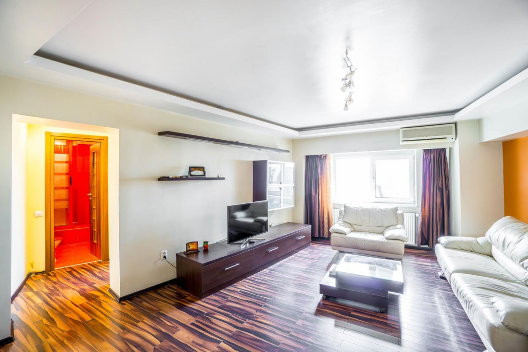 Vanzare apartament 4 camere, Bd Unirii