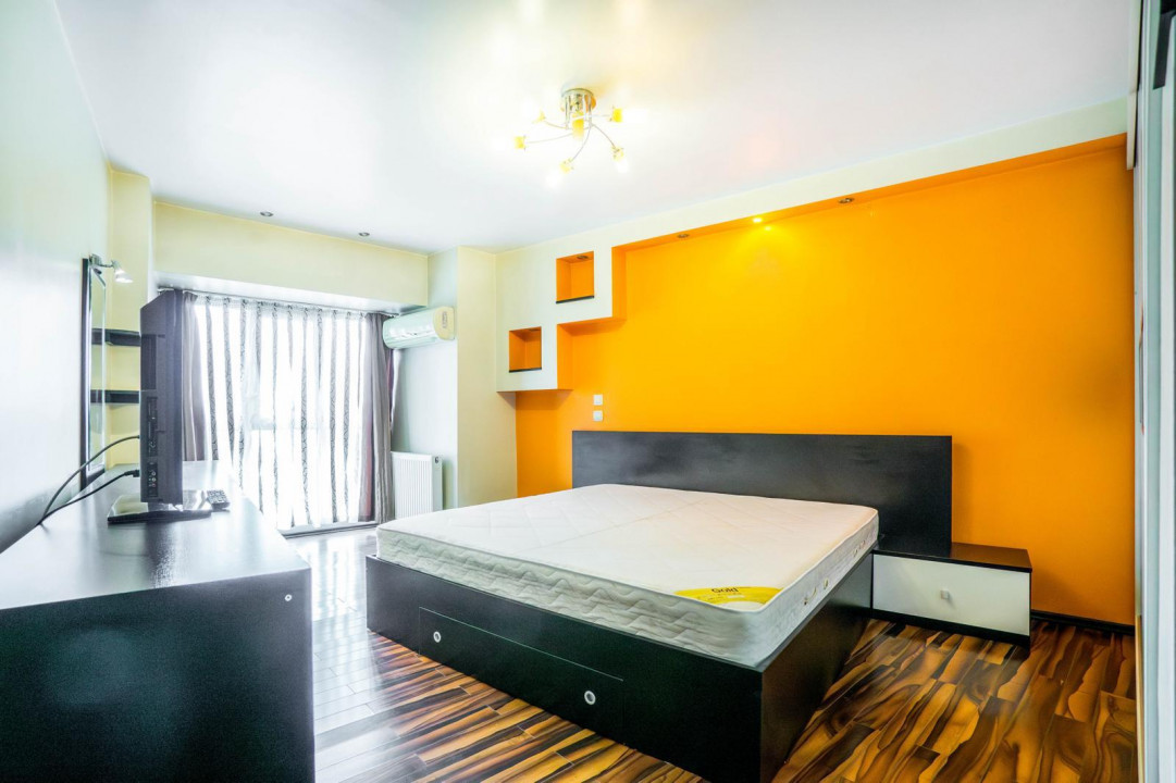 Vanzare apartament 4 camere, Bd Unirii