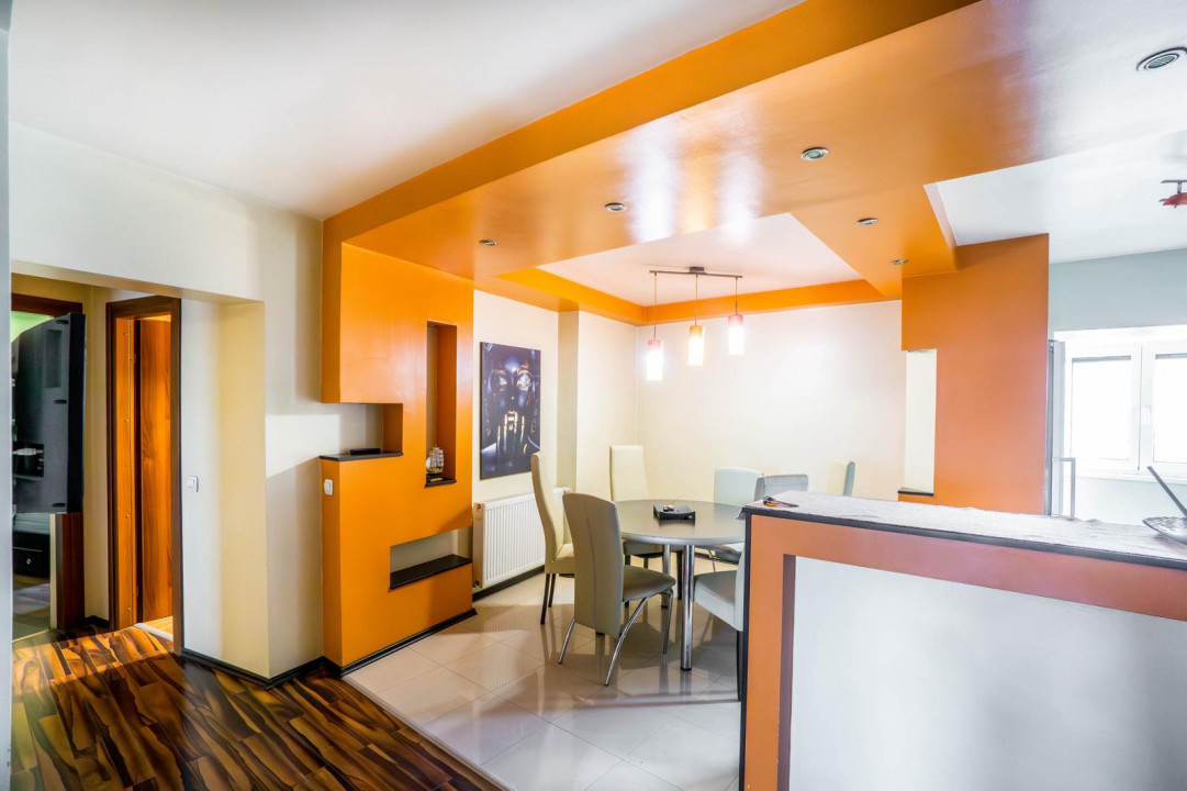 Vanzare apartament 4 camere, Bd Unirii