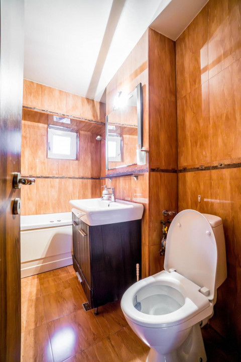 Vanzare apartament 4 camere, Bd Unirii