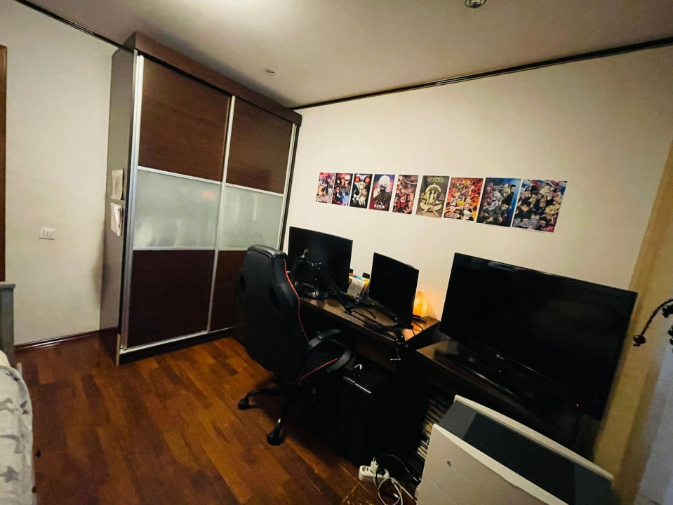 Vanzare apartament de 3 camere, centrala proprie + loc parcare, Mall Vitan