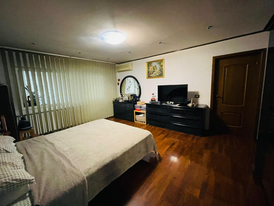 Vanzare apartament de 3 camere, centrala proprie + loc parcare, Mall Vitan