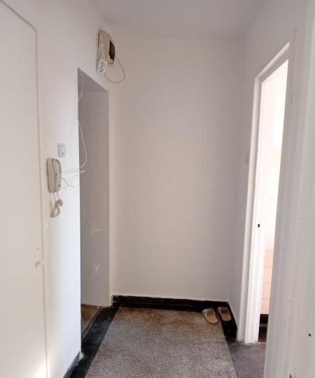 Apartament 4 camere, semidecomandat, Titan