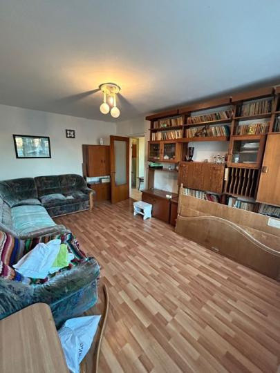 Apartament 3 camere decomandat, zona Trapezului