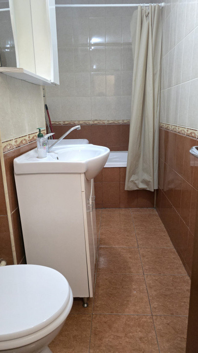Garsoniera decomandata, etaj 1, mobilata si utilata, parcare ,metrou