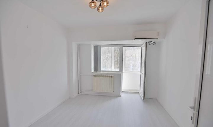 Apartament cu 2 camere pe Bulevardul Decebal 